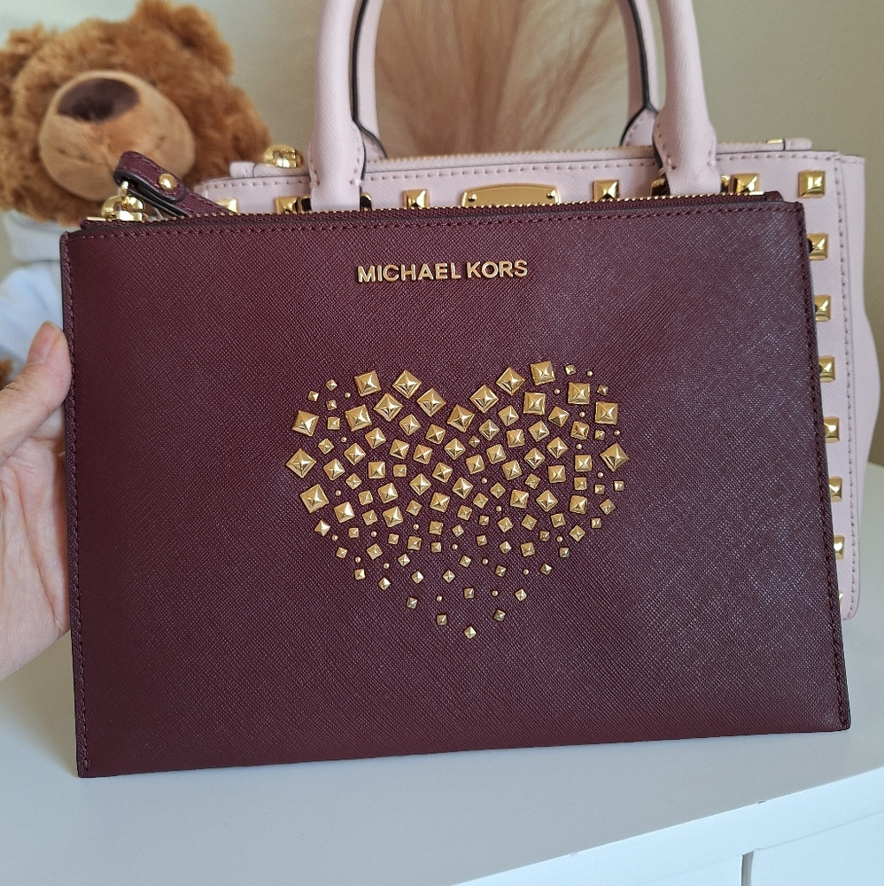 New Michael Kors Large Clutch Wristlet Bag Studded Heart Saffiano Leather Merlot